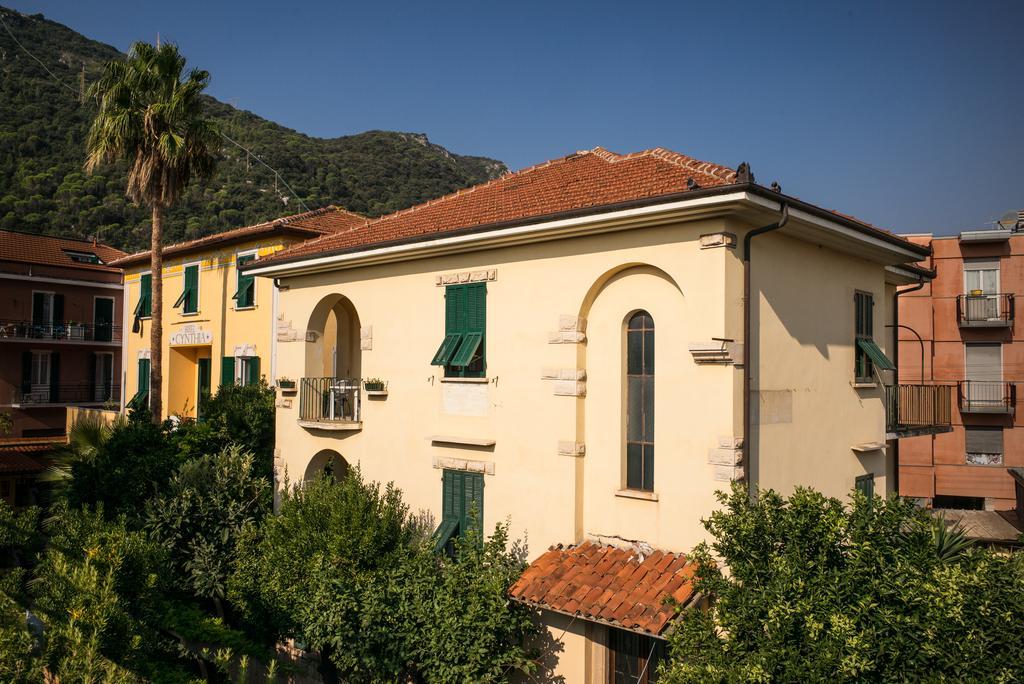 Ca' Gialla Finale Ligure Luaran gambar