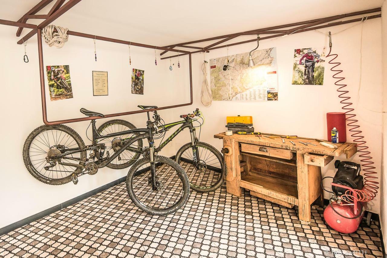 Ca' Gialla Finale Ligure Luaran gambar